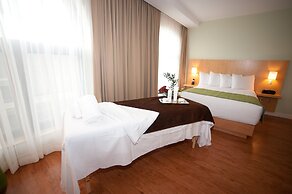 The Holman Grand Hotel