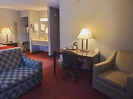 Blackstone Lodge & Suites
