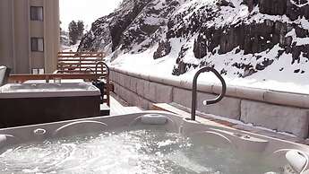 Blackstone Lodge & Suites