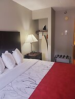 Blackstone Lodge & Suites