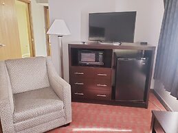 Blackstone Lodge & Suites