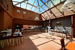 Hotel Gromada Pila