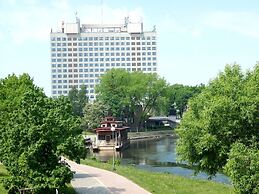 Hotel Gromada Pila