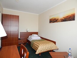 Hotel Gromada Pila