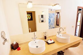 Essque Zalu Zanzibar