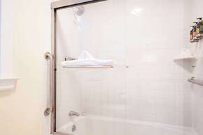 The Bergson, BW Signature Collection