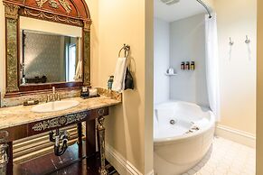 The Bergson, BW Signature Collection