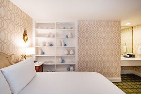 The Bergson, BW Signature Collection