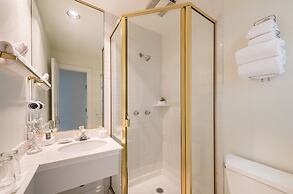 The Bergson, BW Signature Collection