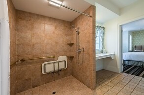 The Bergson, BW Signature Collection