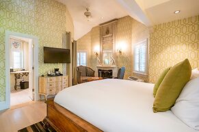 The Bergson, BW Signature Collection