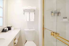 The Bergson, BW Signature Collection