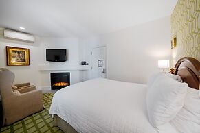 The Bergson, BW Signature Collection