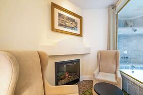 The Bergson, BW Signature Collection