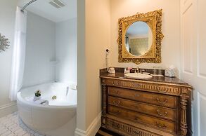 The Bergson, BW Signature Collection