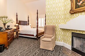 The Bergson, BW Signature Collection