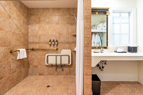 The Bergson, BW Signature Collection