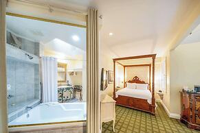 The Bergson, BW Signature Collection