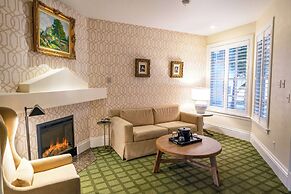 The Bergson, BW Signature Collection