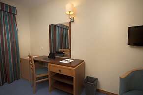 Hotel Feira Pedra Bela