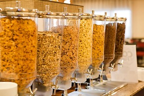 Hotel Feira Pedra Bela