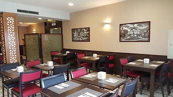 Hotel Feira Pedra Bela