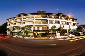 Siam Triangle Hotel