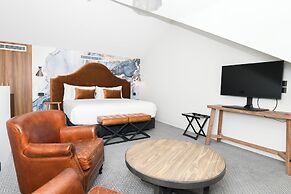 Lake Jindabyne Hotel