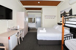 Lake Jindabyne Hotel