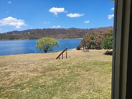 Lake Jindabyne Hotel