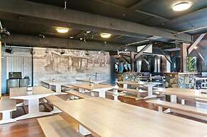 Lake Jindabyne Hotel