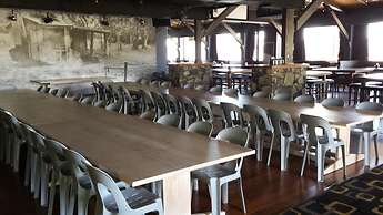 Lake Jindabyne Hotel
