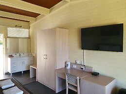 Lake Jindabyne Hotel