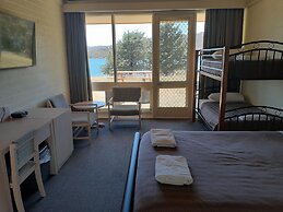 Lake Jindabyne Hotel