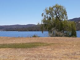 Lake Jindabyne Hotel