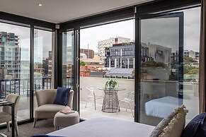 MainStay Suites Hawthorn