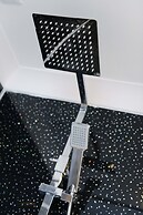 Bridle Lodge Apartments