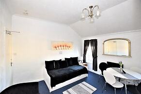 Bridle Lodge Apartments