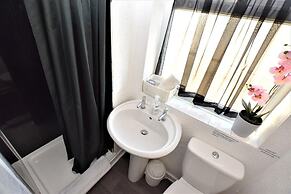 Bridle Lodge Apartments