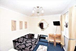 Bridle Lodge Apartments