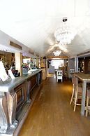 The Crown at Playhatch