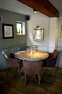 The Crown at Playhatch