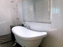 Miloft Sathorn hotel