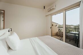 Paralos The Maxine - Adults Only