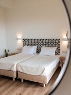 Paralos The Maxine - Adults Only