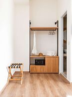 Paralos The Maxine - Adults Only