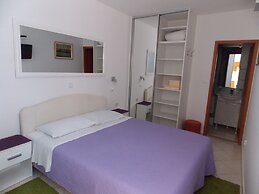 Jele Rooms