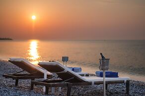 Villa Di Mare Seaside Suites