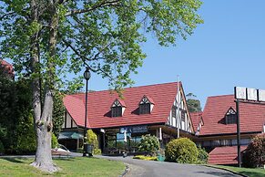 Village Family Motor Inn