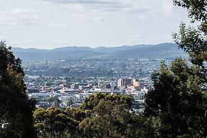 Village Family Motor Inn